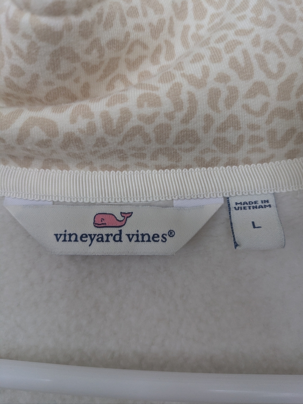 Vineyard Vines Quarter Zip Leopard Cheetah Large Sweatshirt - Picture 6 of 9